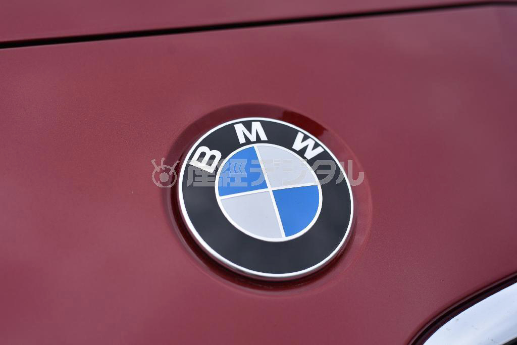 なぜか女性に人気があるらしい、おなじみプロペラエンブレム。ＢＭＷ・２１８ｄグランツアラー
