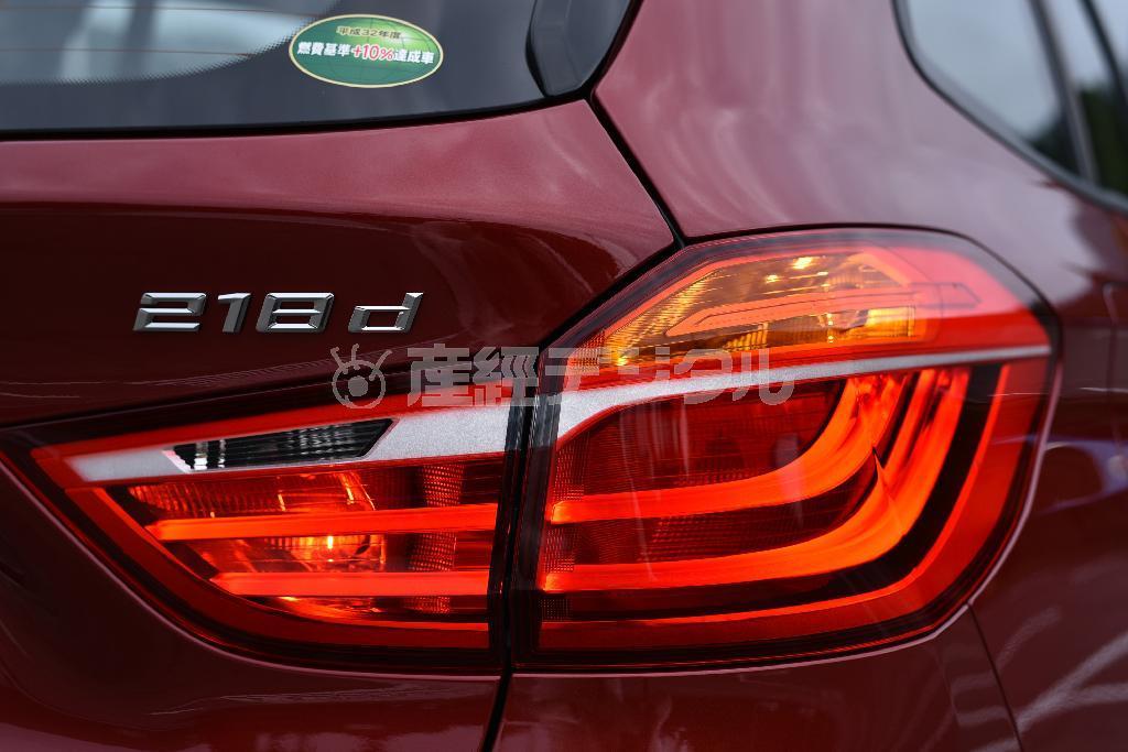 トレンドの導光式ＬＥＤを採用したテールコンビランプ。ＢＭＷ・２１８ｄグランツアラー