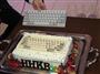 ＨＨＫＢ２０周年パーティーで、考案者の和田英一東大名誉教授に贈られたＨＨＫＢを模したケーキ