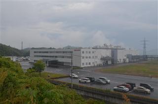 閉鎖の方針が固まったシャープ三原工場=広島県三原市 閉鎖の方針が固まったシャープ三原工場=広島県三原市