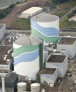 九州電力川内原発の１号機（手前）と２号機＝鹿児島県薩摩川内市