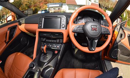 ナッパレザーを使用した高級なインテリア