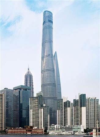 上海市の中国最高層ビル「上海中心」。設置された三菱電機のエレベーターが世界最速としてギネス記録に認定された
