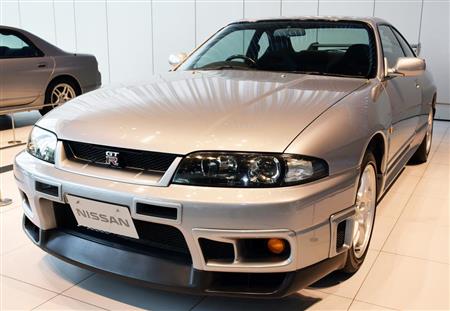 ４代目のスカイラインＧＴ－Ｒ（Ｒ３３）＝日産グローバル本社ギャラリー