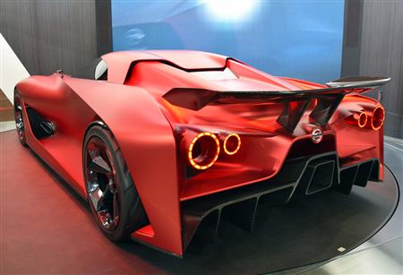 「ニッサン コンセプト ２０２０ ビジョン グランツーリスモ」＝東京モーターショー２０１５で撮影