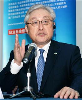 北京で記者会見する日立製作所の東原敏昭社長＝１４日（共同）