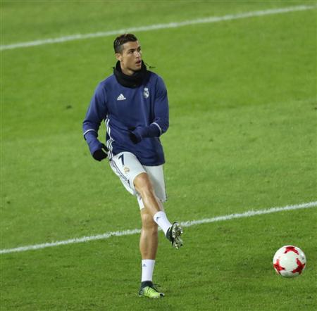 試合前に練習するクリスティアーノ・ロナルド＝横浜国際総合競技場（撮影・吉澤良太）