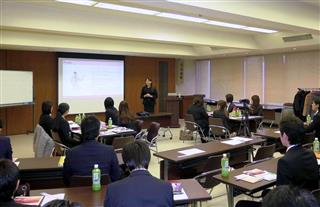 女性活躍推進フォーラムには関西圏の会員企業から各社１人ずつ、計８人の女性社員が参加した