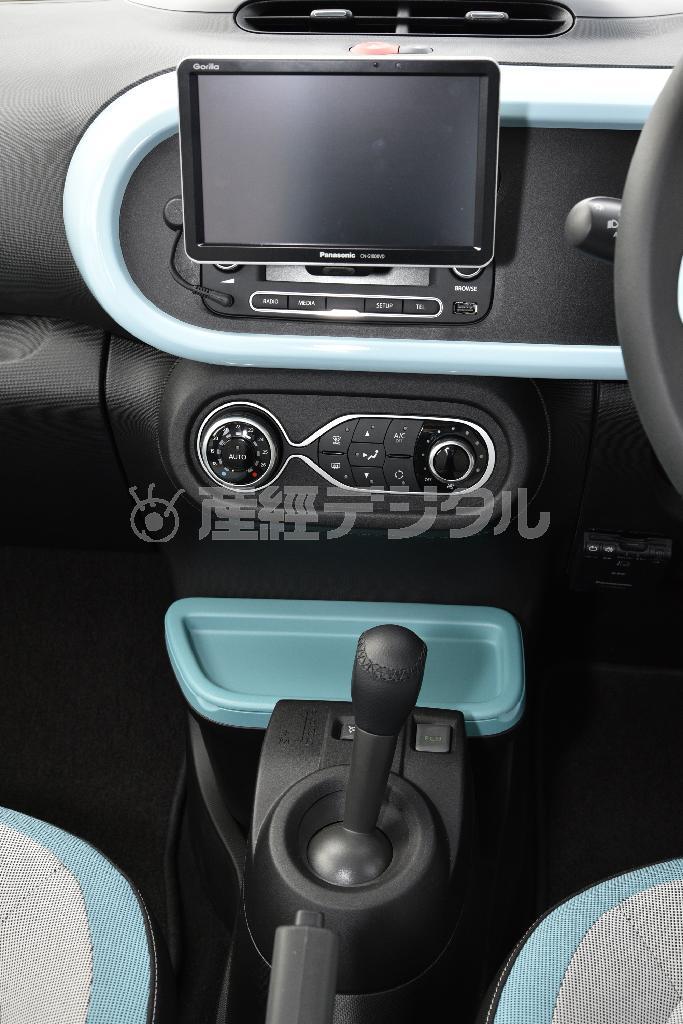 安価な素材の組み合わせでも洒落て見えるのが不思議。ルノー・トゥインゴ