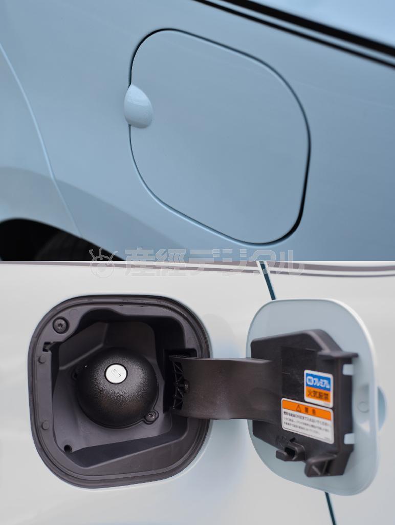 手で直に開ける燃料タンクの蓋（上）。中蓋がエンジンキーでロックされる（下）ので、悪戯される心配はない。ルノー・トゥインゴ