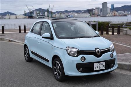 前後フェンダーやリアまわりのふくらみに、規格で縛られた軽自動車とは一線を画すサイズの余裕が窺える。ルノー・トゥインゴ