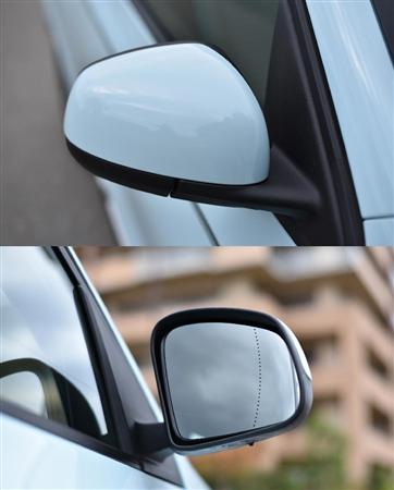 手動格納式ドアミラー。向きの調節は電動で行える。ルノー・トゥインゴ