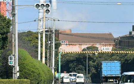 火災が起きた新日鉄住金大分製鉄所＝１月６日午前、大分市