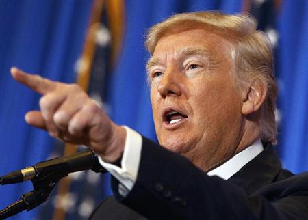 １１日、ニューヨークのトランプタワーで記者会見するトランプ次期米大統領（ＡＰ）