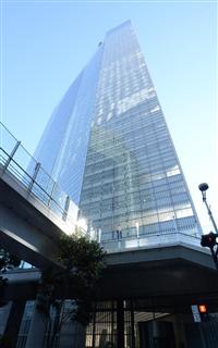電通本社ビル＝東京都港区（伴龍二撮影）