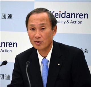 経営側の春闘方針を説明する経団連の工藤泰三副会長＝１７日、東京都千代田区