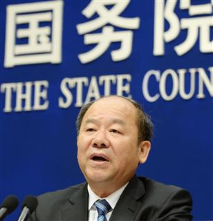GDP速報値を発表する中国国家統計局長=20日、北京(共同) GDP速報値を発表する中国国家統計局長=20日、北京(共同)