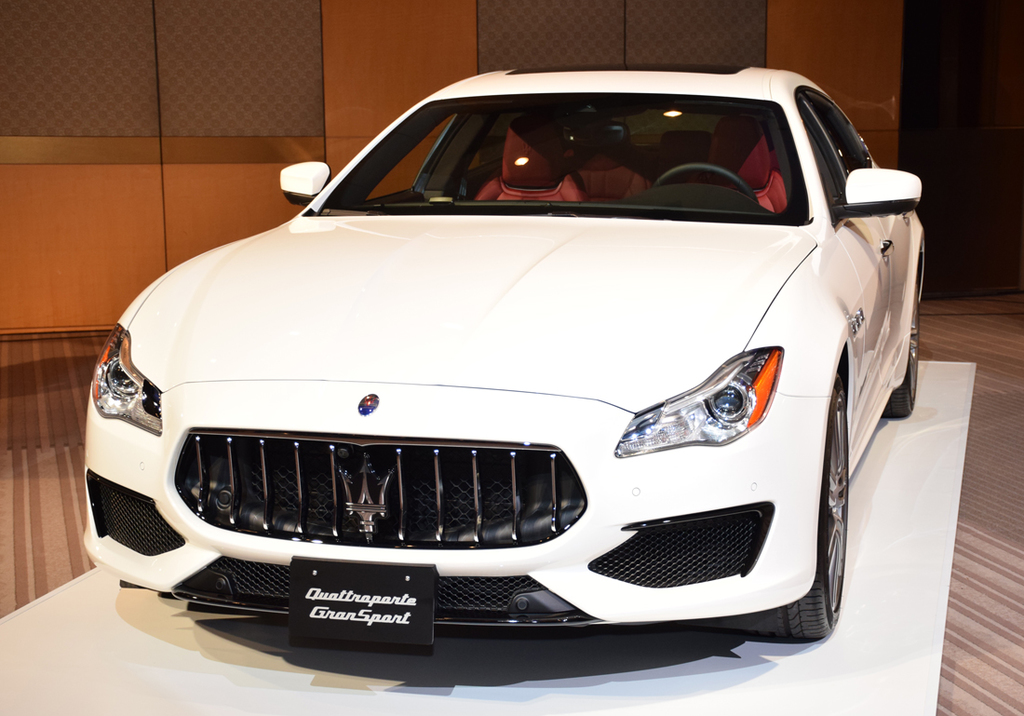 マセラティの高性能スポーツセダン「クアトロポルテ」。ラグジュアリー性とスポーツ性を高い次元で融合させている
