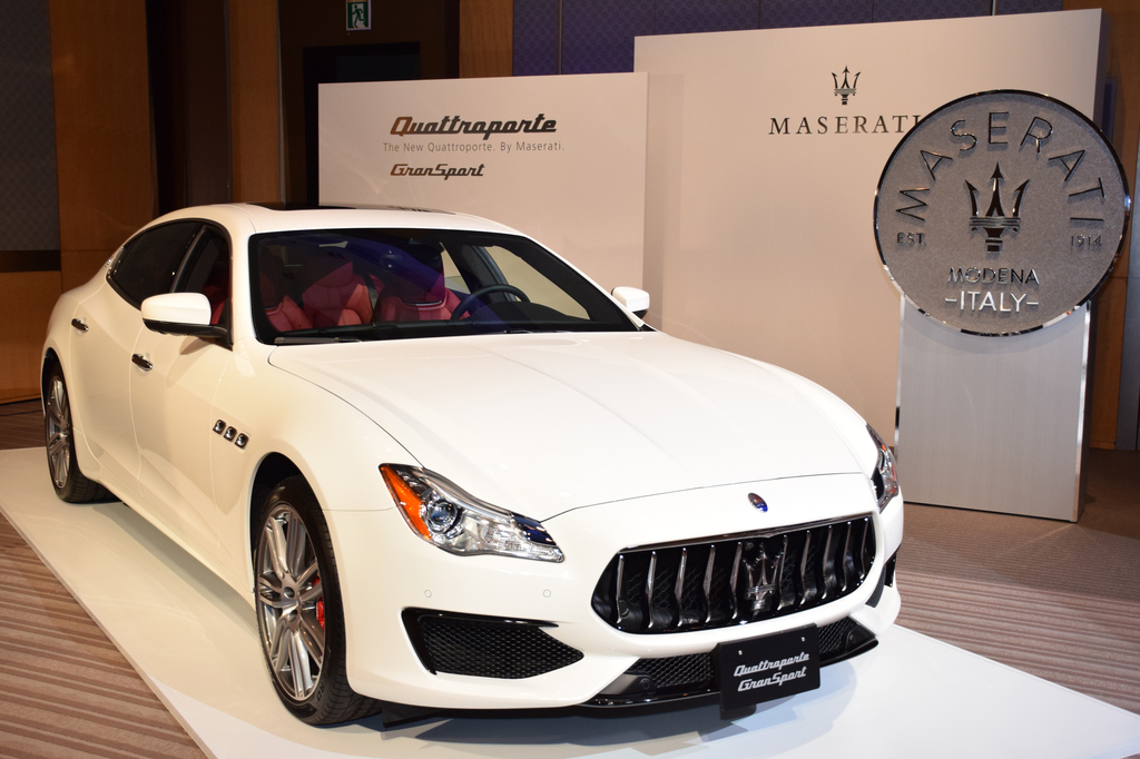 マセラティの高性能スポーツセダン「クアトロポルテ」