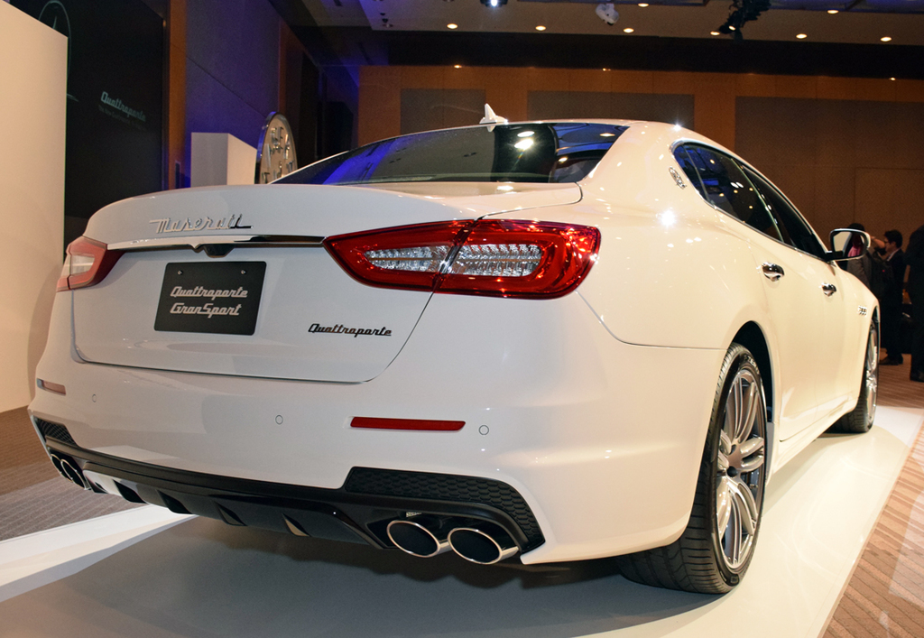 マセラティの新型クアトロポルテ