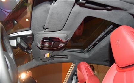 「グランスポーツ」のルーフ