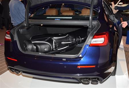 トランク容量は５３０リットル。ゴルフバッグも余裕で積める