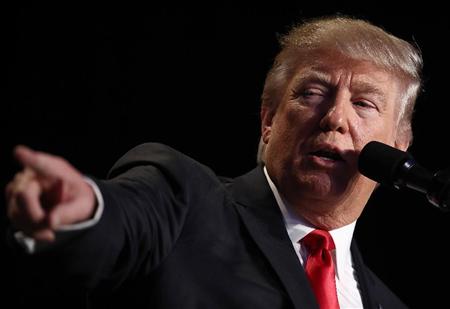 米ワシントンで演説するトランプ大統領（ＵＰＩ＝共同）