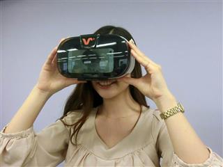 ＶＲを使った内見。自宅や職場から複数の部屋を移動しながら、３６０度見渡すことができる