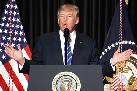 ８日、ワシントンで演説するトランプ米大統領。１０日の日米首脳会談でどんな通商政策を求めてくるか注目される（ＡＰ）