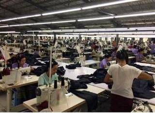 日本の企業が委託したミャンマーの工場内の様子（エナジェティックグリーン提供）