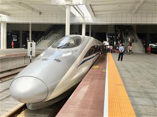 鉄道車両の撮影は国によっては禁止されている場合もあるが、中国は比較的撮影しやすかった