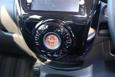 エアコンの操作スイッチは従来モデルと（おそらく）変わらない
