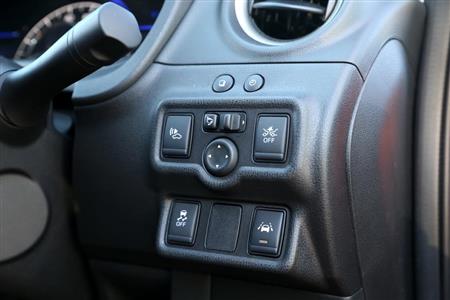 先進安全装備のスイッチ類