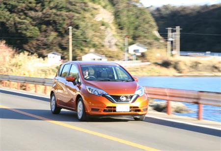 海岸沿いを走る「ノート e-POWER」