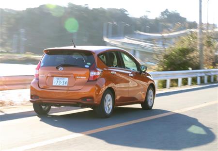 城ケ島の近くを走る「ノート e-POWER」