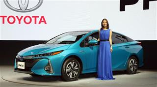 トヨタ新型プリウスＰＨＶ発表会ＣＭキャラクターの石原さとみさん＝１５日午後、東京都江東区（春名中撮影）