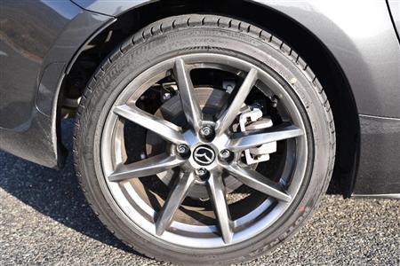 銘柄はブリヂストン・ポテンザＳ００１。ロードスターＲＦ