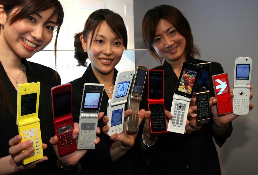 ＮＴＴドコモが「ＦＯＭＡ７０３ｉ」シリーズを発表した２００７年、スマートフォンの基本ソフト「アンドロイド」の開発が始動していた