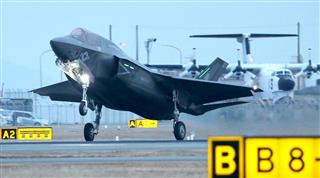 １月１８日、山口県岩国市の米軍岩国基地に到着したＦ３５Ｂ戦闘機（彦野公太朗撮影）