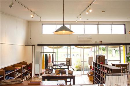 旧幼稚園を活用したＩＩＥ店舗（ＩＩＥ提供）