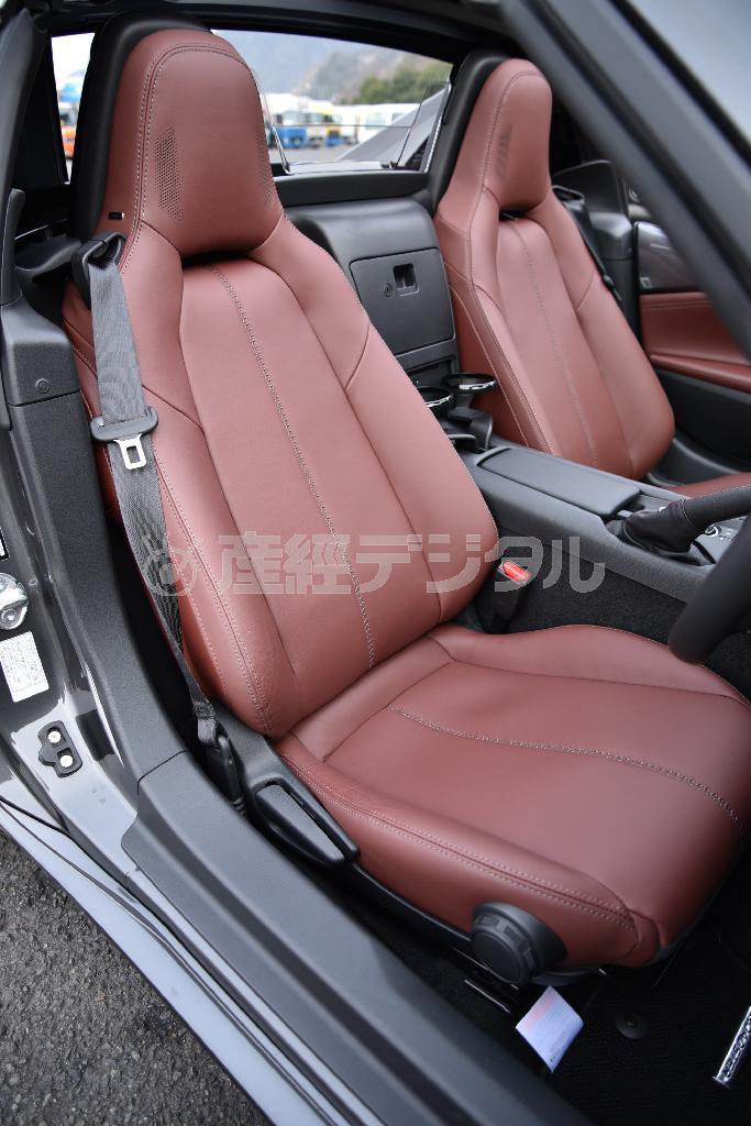 柔らかく体に馴染んで座り心地のいいナッパレザーのシート。ロードスターＲＦ