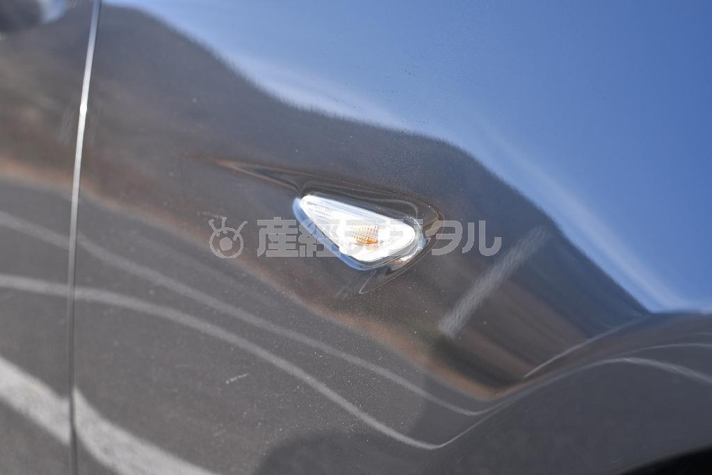 ウインカーランプはドアミラーでなくフェンダーに。ロードスターＲＦ