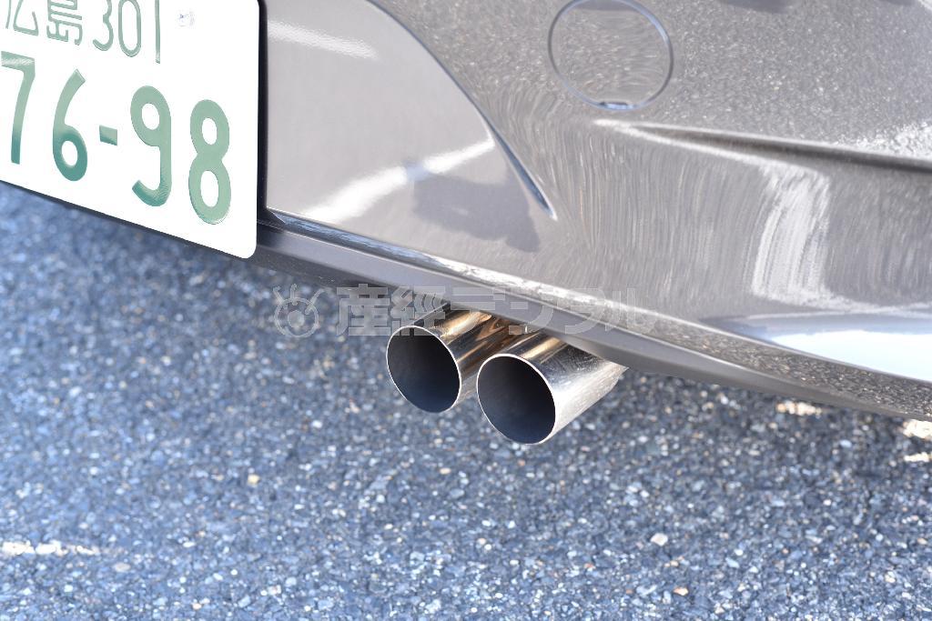 マフラーは左２本出し。ロードスターＲＦ