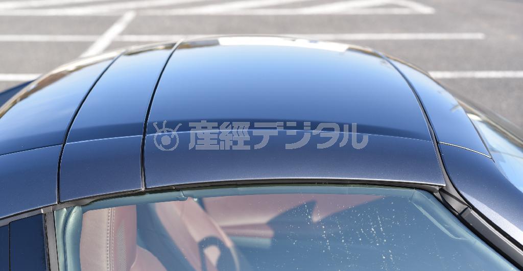 ルーフの分割線。これがどう折りたたまれるのか…ロードスターＲＦ