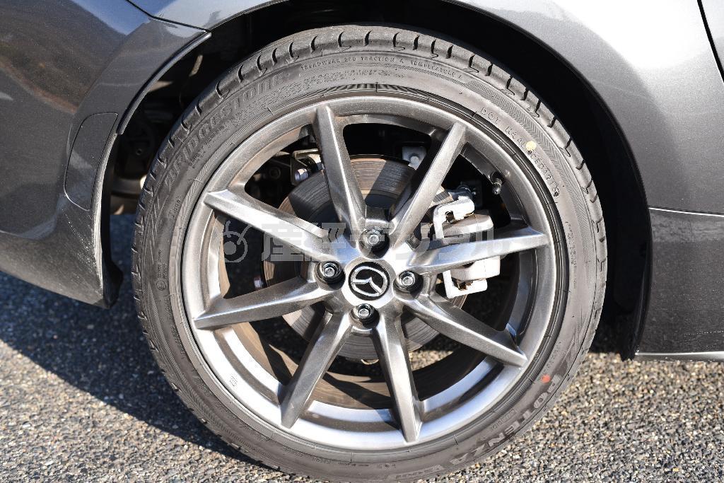 銘柄はブリヂストン・ポテンザＳ００１。ロードスターＲＦ