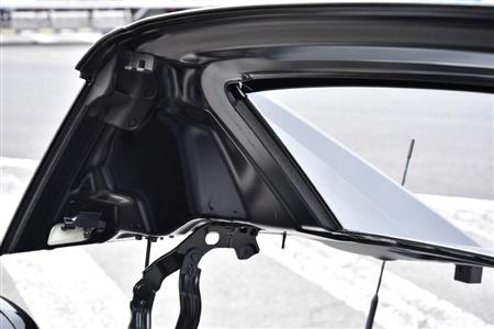 ちなみにピラーの内側はこんな形状。ロードスターＲＦ