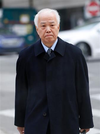 連邦裁判所を出るタカタの野村洋一郎経理財務本部長＝２７日、米ミシガン州デトロイト（ＡＰ）