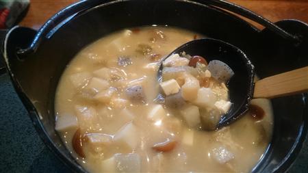 家庭の味「納豆汁」。納豆と味噌は相性抜群