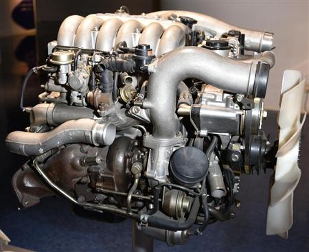 ３００馬力超出る設計を自主規制で２８０馬力に抑えたという。マツダミュージアム