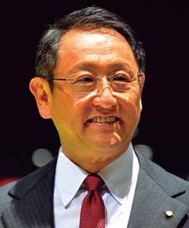 2009年にトヨタ自動車11代目社長になった豊田章男氏。6代目社長の章一郎氏の長男。祖父はトヨタグループ創始者である佐吉の長男で、2代目社長の喜一郎氏。(写真=アフロ) 2009年にトヨタ自動車11代目社長になった豊田章男氏。6代目社長の章一郎氏の長男。祖父はトヨタグループ創始者である佐吉の長男で、2代目社長の喜一郎氏。(写真=アフロ)